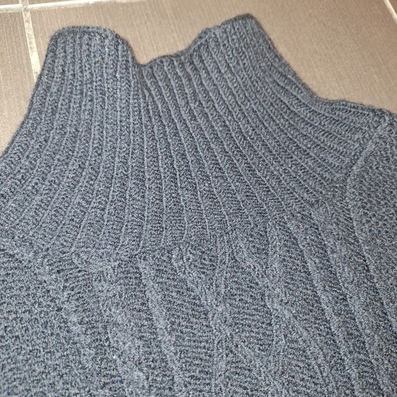 Handmade Wool Long Sweater - Picture 5 of 8